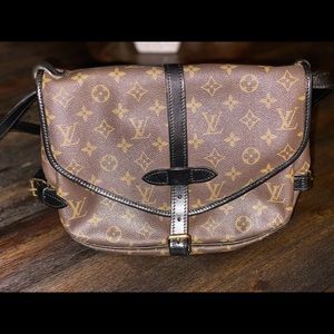 Authentic Louis Vuitton Samur 30 bag
